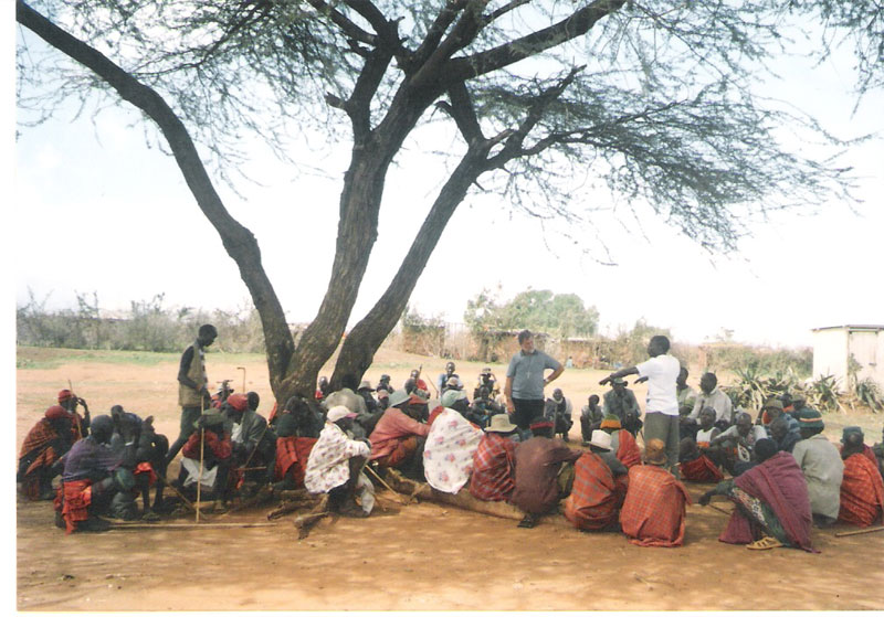 Scuola della pentola gruppo di anziani col Vescovo